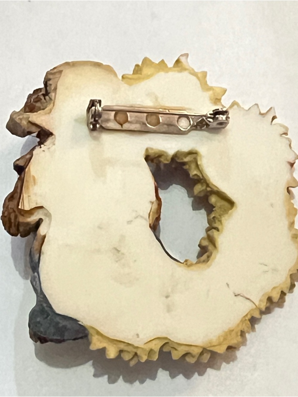 Bear Brooch Pin with Sunflowers and Watering Can - Picture 3 of 4